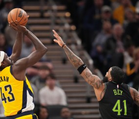 开云体育-关于西亚卡姆关键节点战术调整，MAD带队取胜！的信息