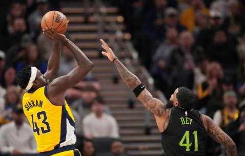 开云体育-关于西亚卡姆关键节点战术调整，MAD带队取胜！的信息