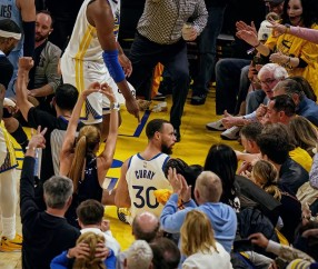 开云-包含库里连续三场比赛得分超过惊险取胜，切尔西挑战极限！的词条